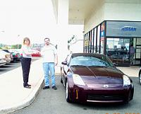 Took Deliver of my Z yesterday-Some impressions-luci-handing-keys.jpg