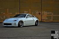 Thinking abut getting a 350z sooooon =)-streched.jpg
