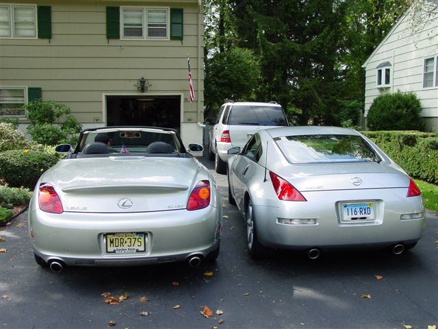 Infiniti G35 Vs Nissan 350z automotive wallpaper