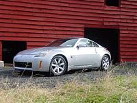 A lazy fall drive...-350z_redbarn.jpg