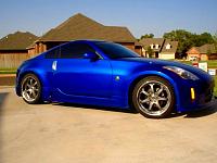 Pics of my whole car, from far away it looks good &amp; me and my dogs!-cat-350z-033.jpg