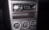I'd like to see pics of mounted aftermarket HUs-closeupweb.jpg