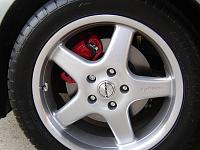 What paint do you guys recommend for break calipers?-close-up-caliper.jpg