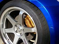 what color is the brembo brake on the Z?-100_2987m.jpg