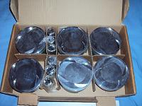 ARP Main stud kit, cosworth pistons-008-640x480-.jpg