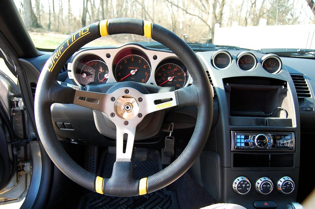 [コンプリート！] nissan 350z momo steering wheel 186848-Nissan 350z momo ...