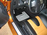 Momo metal mat inserts. Matches pedals-x-120a.jpg