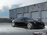 Black to White-impp-1204-01-o-2003-nissan-350z-track-edition-front.jpg