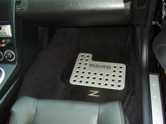 Pix Of Momo Floor Mat Plates Installed My350z Com Nissan 350z