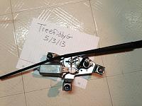 Rear wiper motor and arm-image.jpg
