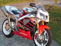 Sfr takeover-hond-2004-rc51-nice.jpg