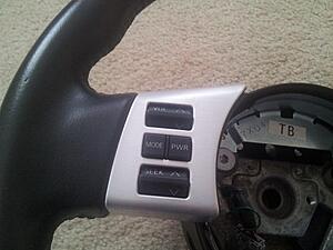 OEM Frost Leather Seats two sets / 350Z steering wheel-aw75lql.jpg