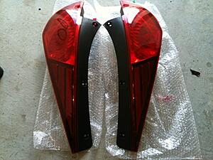 2003-2005 Tail lights-wraucl.jpg