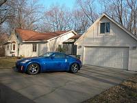 Post pictures of you Z in front of your house!-houseandcar.jpg