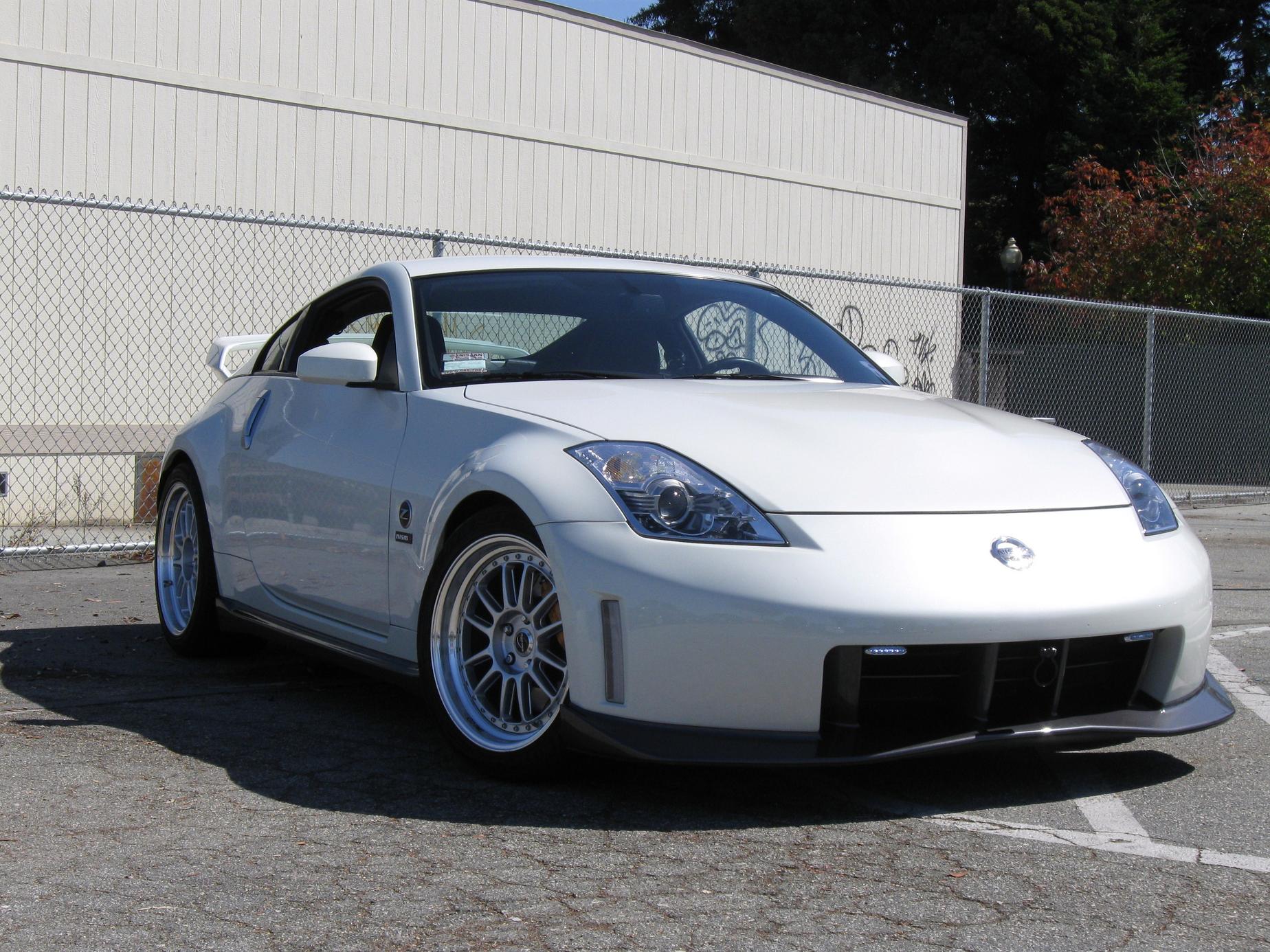 NISMO License Plate Bracket -  - Nissan 350Z and 370Z Forum  Discussion