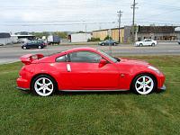 Official NISMO 350Z picture thread!-right-side-nismo.jpg
