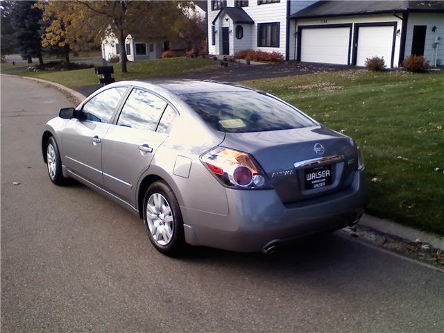 Name:  altima2.jpg
Views: 10
Size:  50.6 KB