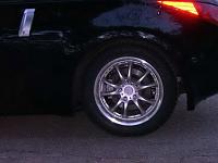 First Z pics from my new digicam....-close-up-on-winter-rims-12-27-2003.jpg