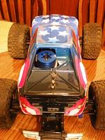 FOR SALE Associated Monster GT 8.0 RADIO CONTROLLED  MONSTER TRUCK-best-top-view-dscn2541.jpg