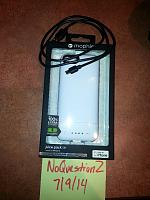White Iphone 5 battery case-mophie.jpg