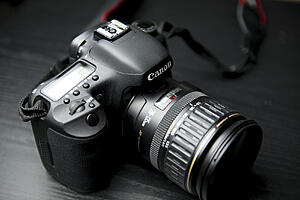 Canon 7D w/ 28-135mm kit lens *LIKE NEW CONDITION*-ttrfu6r.jpg