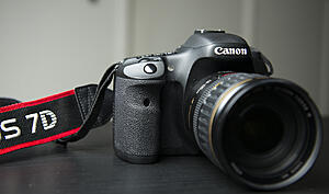 Canon 7D w/ 28-135mm kit lens *LIKE NEW CONDITION*-q1kp0f5.jpg