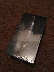Apple iPhone 5 *BRAND NEW IN SHRINK WRAP*-o04umon.jpg