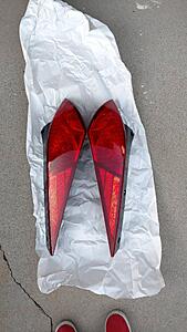 2003 - 2005 OEM Tail Lights-dtyebbt.jpg