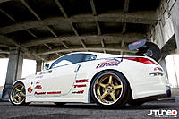 What are the nicest gold rims you have seen on a z?-gallery-2farticles-2fnissan-20350z-20fred-20chang-2f002-2ejpg.jpg