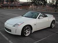 Here are some updated pic's of my car with new wheels!!!-350z-001a.jpg